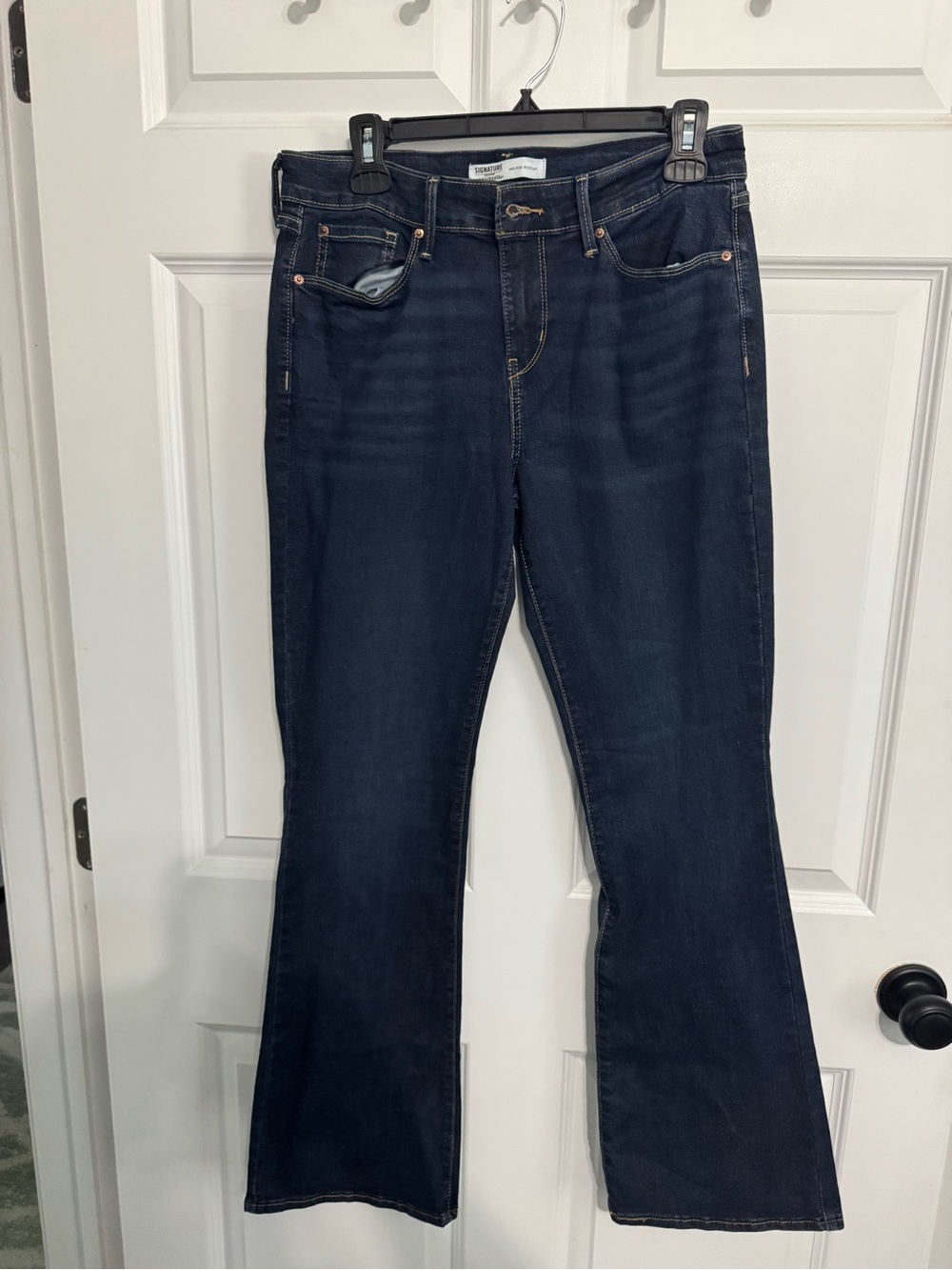 Bundle of Signature by Levi Strauss Women’s Blue Bootcut Jeans - Picture 5 of 11